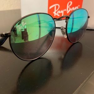 Ray Ban Club Round gray metal and blue green lens